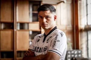 Vitória SC fecha contrato com Jesús Ramírez