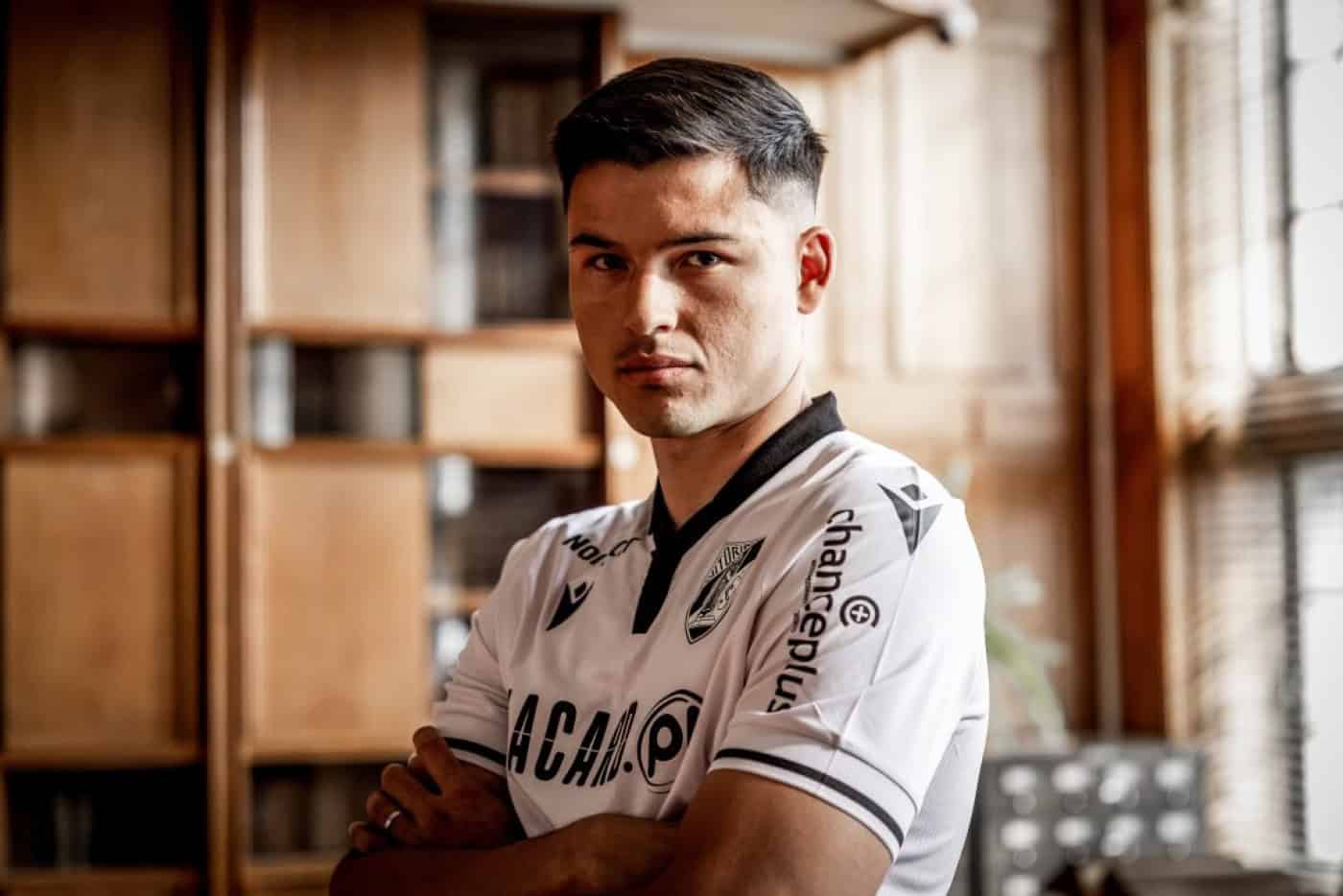 Vitória SC fecha contrato com Jesús Ramírez