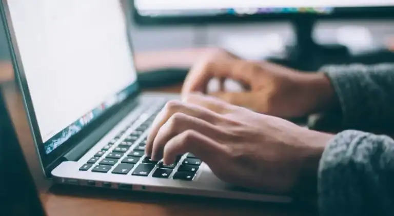 Mais de 80% das empresas que testaram semana de 4 dias decidiram manter modelo