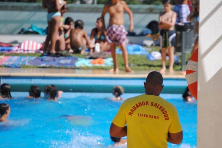 Maioria das piscinas municipais em Braga abrem este fim de semana