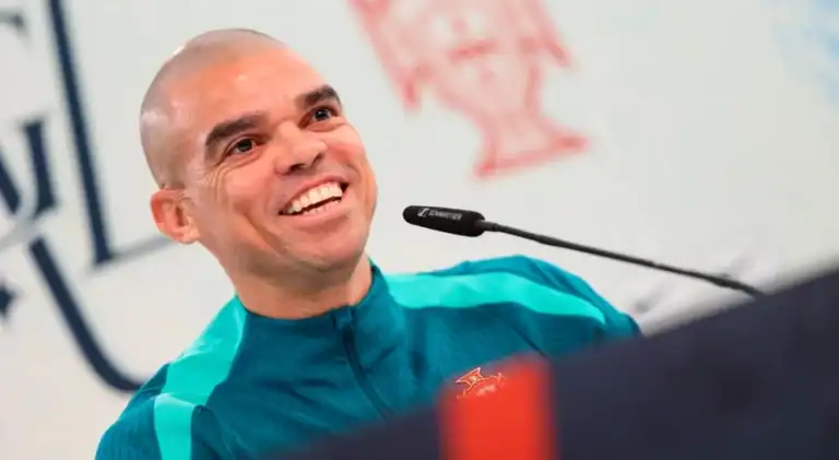 Pepe quer evitar erros com Eslovénia e deseja voltar a erguer o troféu&nbsp;