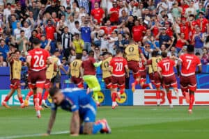 Euro2024: Suíça elimina campeã em título Itália na primeiro jogo dos 'oitavos' 