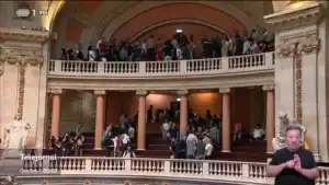 Suplemento de missão. Parlamento chumba projetos do Chega 