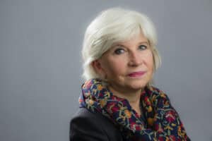 Esquerda francesa apresenta Laurence Tubiana como candidata a primeira-ministra