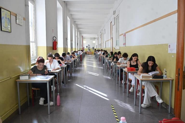 Ministro anuncia provas de aferição no 4º e 6º ano e em formato digital