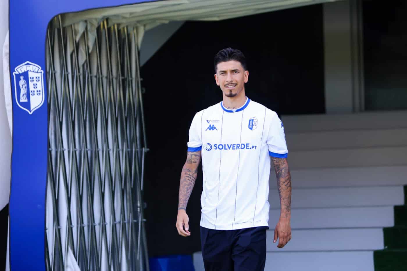 Defesa central suíço Rhyner assina por duas épocas pelo Vizela