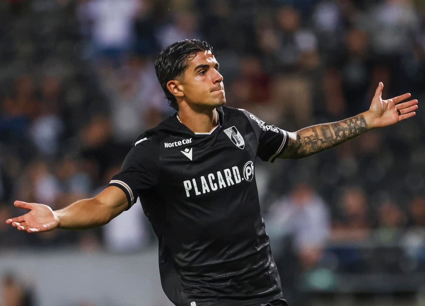 Vitória SC vence Rayo Vallecano na apresentação aos sócios.