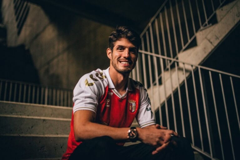 Lucas Piazon rescinde com o SC Braga