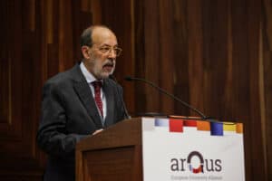 Rui Vieira de Castro defende modelo alargado para eleição do reitor