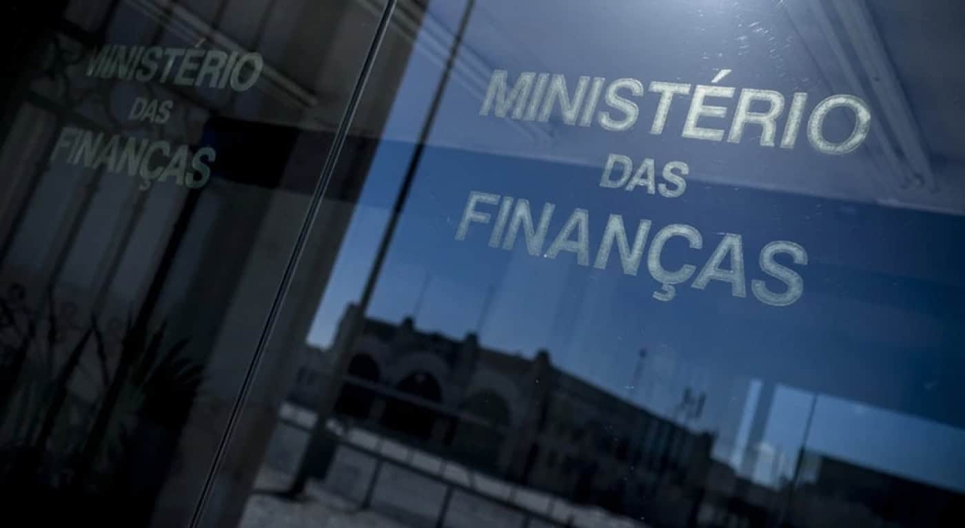 Governo vai aprovar novas tabelas de retenção na fonte do IRS com retroativos&nbsp;&nbsp;