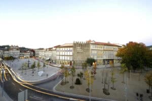 Polémica em Guimarães após CMG proibir esplanadas no Toural nas festas da cidade