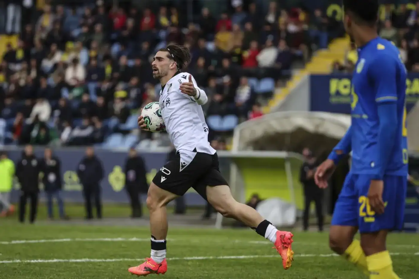 Jota Silva viaja para Inglaterra para assinar pelo Nottingham Forest