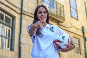 Futebol feminino. Maria Salgado reforça Vitória SC