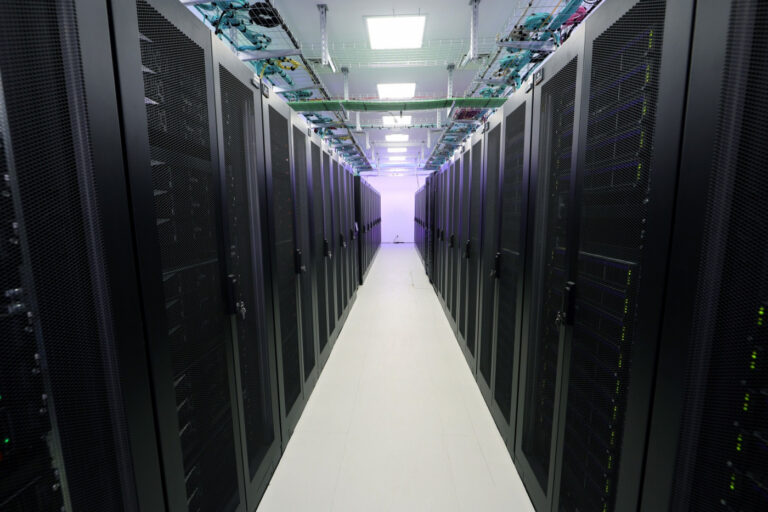 Primeira legislação do mundo sobre inteligência artificial entra em vigor na União Europeia