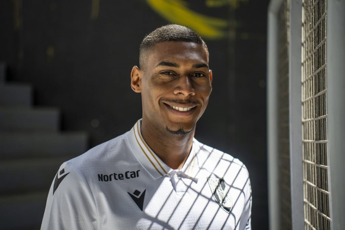 Gustavo Silva assina pelo Vitória SC até 2028&nbsp;