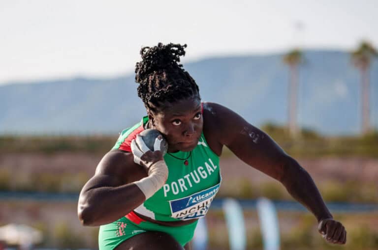 Paris2024. Jéssica Inchude garante lugar na final de lançamento de peso