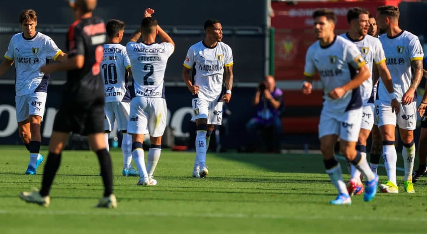 Famalicão impõe derrota ao Benfica no arranque do campeonato&nbsp;