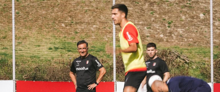 "Dois minutos e meio e ficou tudo resolvido".&nbsp;O convite de Salvador a Carvalhal