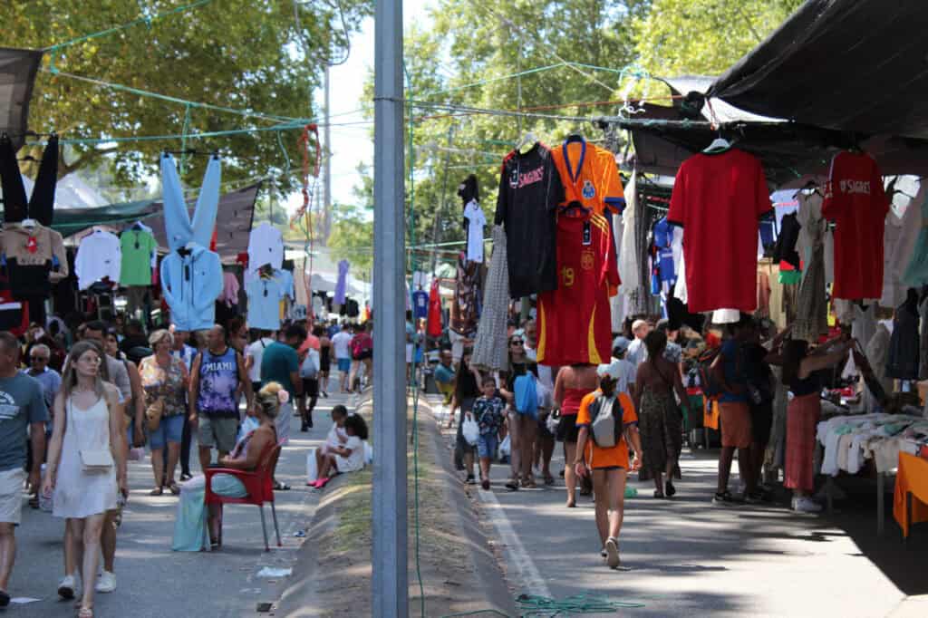 Agosto sorri em vendas mas condições deixam a desejar e já há quem diga adeus à Feira