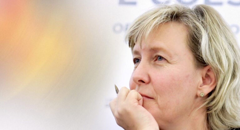 Maria Luís Albuquerque é o nome apresentado por Portugal a Bruxelas