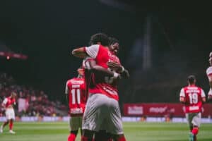 Carvalhal muda, SC Braga brilha em dois minutos e está na fase final da Liga Europa