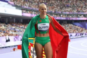 Paralímpicos: Atleta Carolina Duarte conquista bronze nos 400 metros T13 