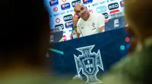 Martínez anuncia mudanças frente à Escócia e admite estreia de Quenda 