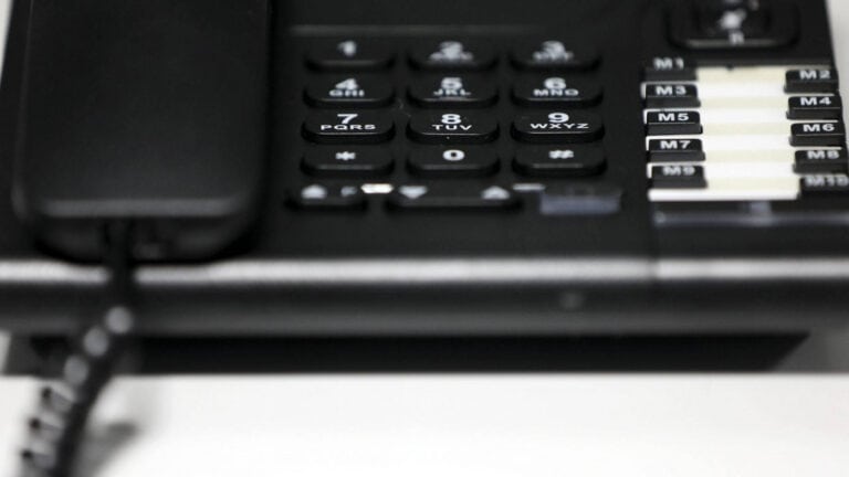 Linha de apoio disponível 48 horas para assinalar Dia de Prevenção do Suicídio