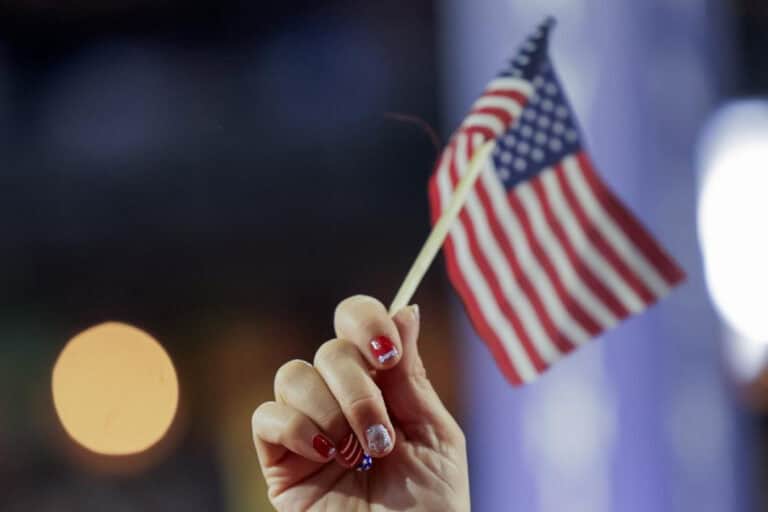 Donald Trump e Kamala Harris defrontam-se hoje em debate histórico&nbsp;