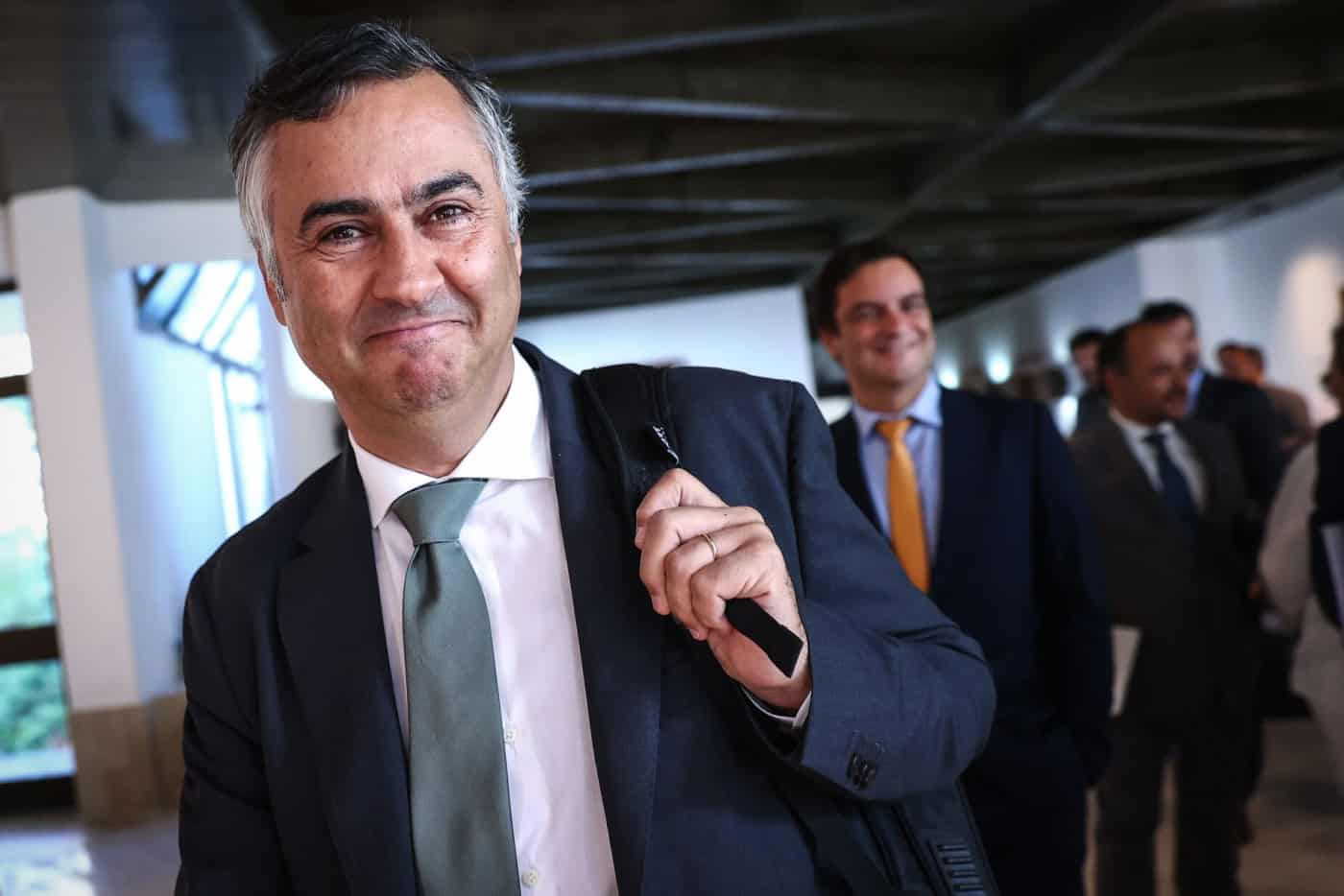 Ministro escreve aos professores com promessa de valorização da carreira