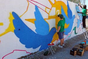 10 jovens refugiados dão cor a Vila Verde