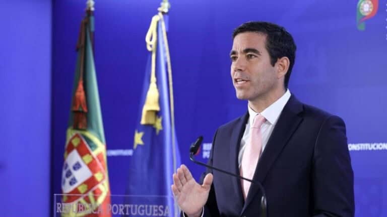 Governo avalia retirar bandeira portuguesa de navio com material de uso militar para Israel&nbsp;