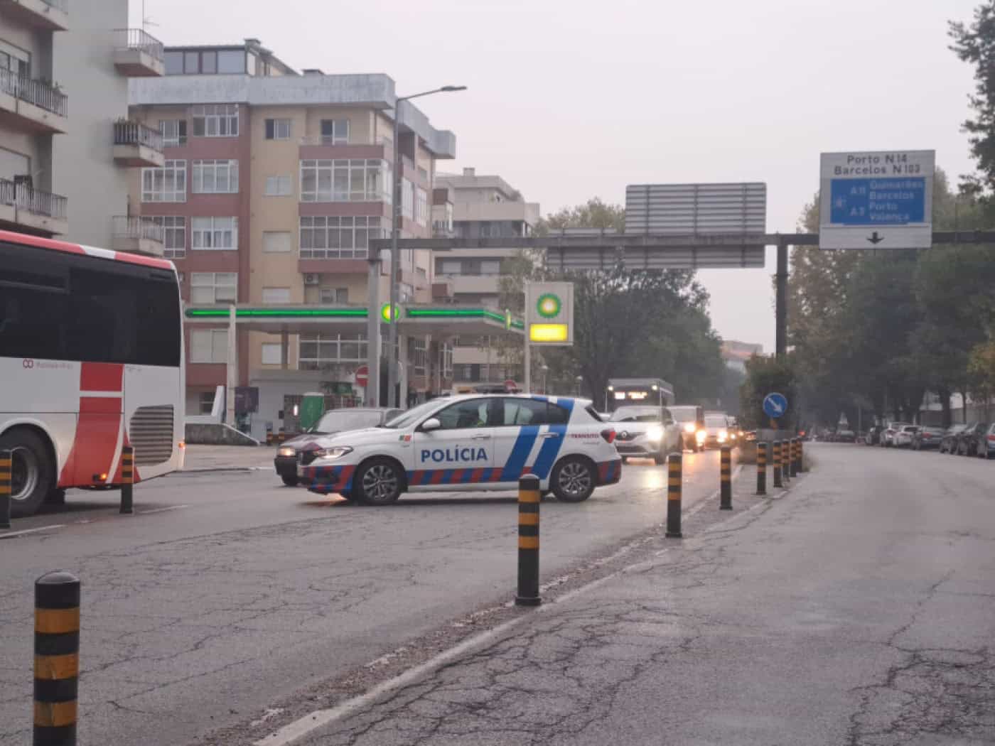 Choque frontal no centro de Braga resulta num morto e quatro feridos graves
