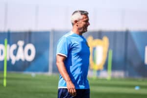 Treinador do Famalicão alerta para Moreirense "competitivo e que ainda não perdeu em casa"