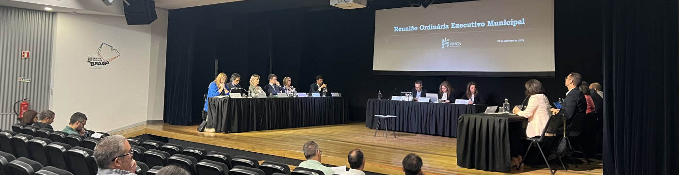 Pontas letivas asseguradas por duas instituições. PS diz que programa continua a não ser inclusivo