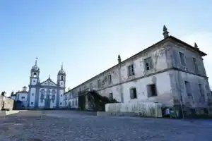 PCP pede ao Governo "requalificação necessária e urgente" do Mosteiro de Rendufe 