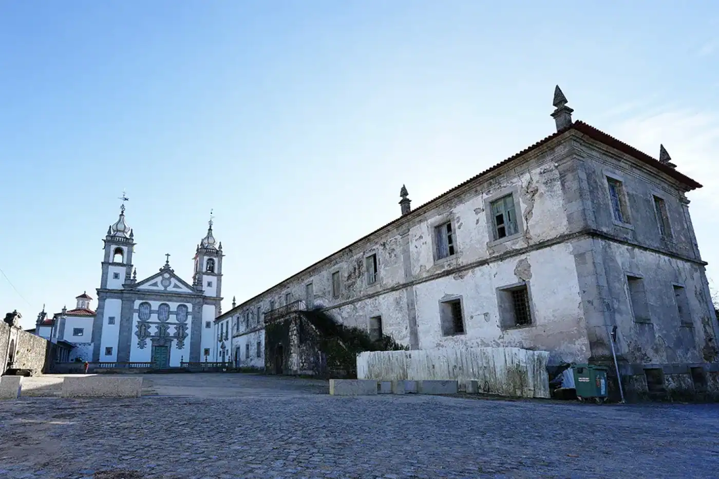 PCP pede ao Governo "requalificação necessária e urgente" do Mosteiro de Rendufe