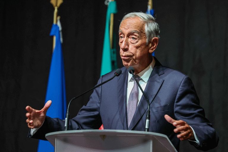 Marcelo pede resposta “rápida, rigorosa e eficaz” aos afetados pelos fogos