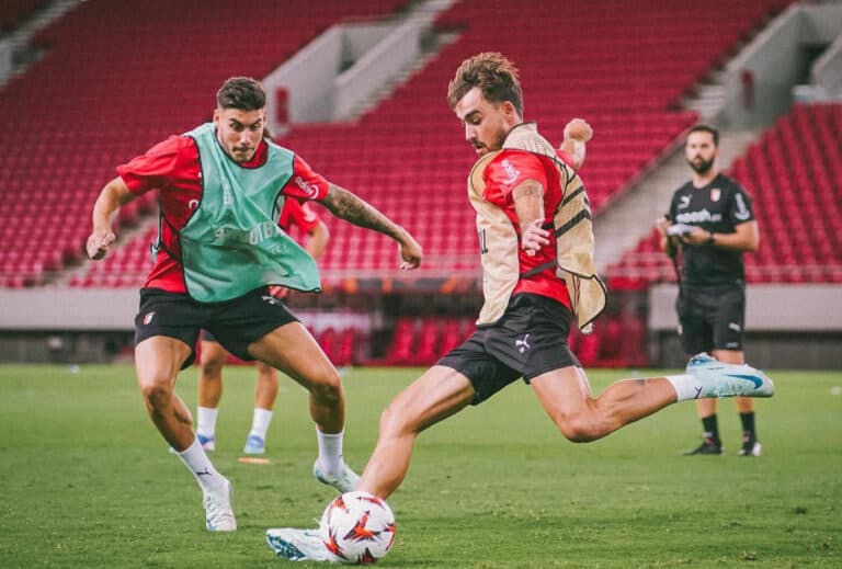 Carvalhal exige uma equipa "ao melhor nível" para vencer Olympiacos