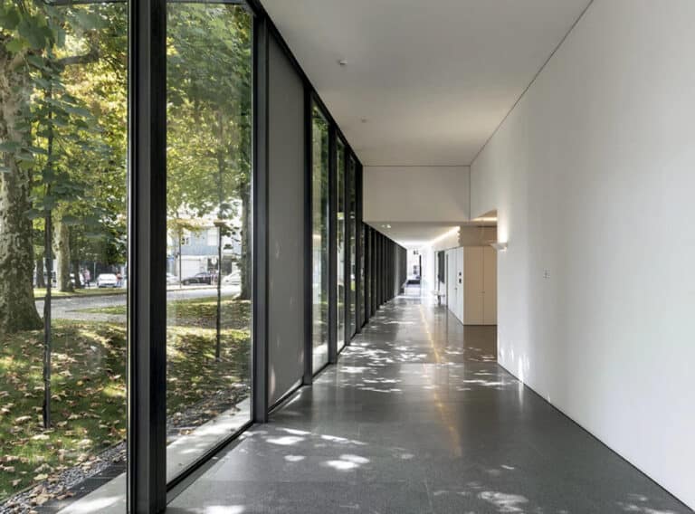 Exposição itinerante dos&nbsp;50 Anos da UMinho&nbsp;estimula debate em Vila Verde