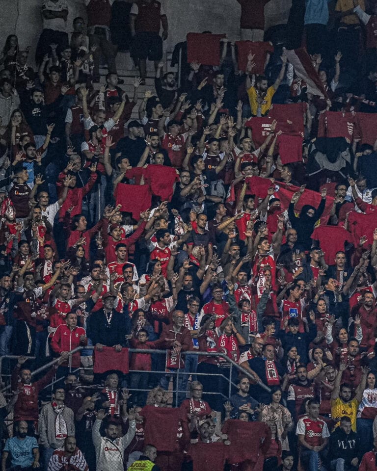 Mil adeptos do SCB presentes esta noite no Dragão