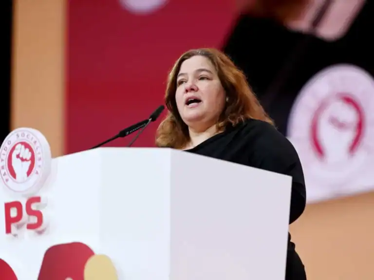 Alexandra Leitão diz que decisão sobre OE2025 não está fechada, mas bancada está unida