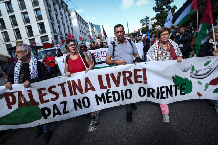 Milhares manifestam-se em Lisboa para exigir paz no Médio Oriente