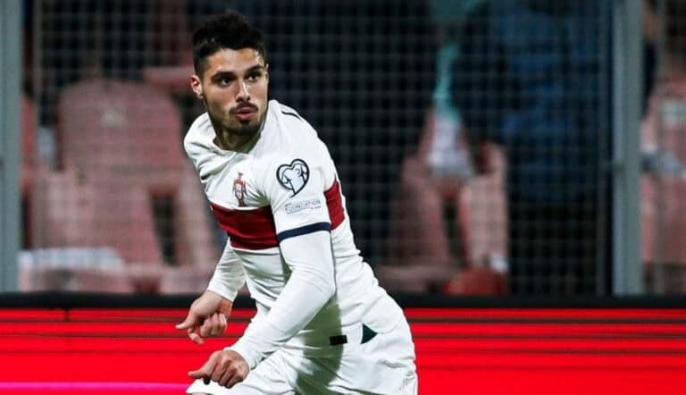 Pedro Neto falha jogo de Portugal em Glasgow