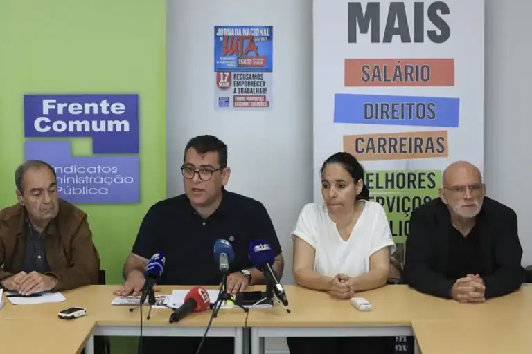 Governo sobe proposta para salário mínimo da função pública para 875 euros em 2025