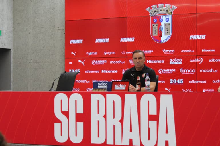 Carlos Carvalhal: "Vamos a jogo com toda a ambição"