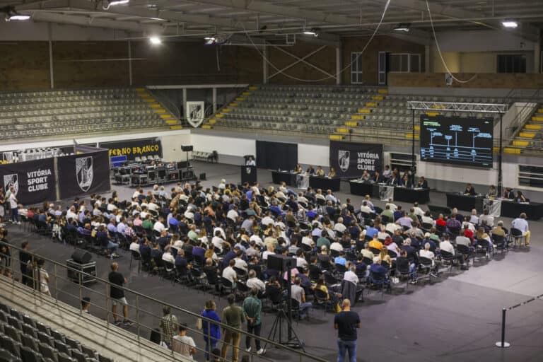 Acionistas da SAD do Vitória SC aprovam contas com prejuízo de 14,7 ME