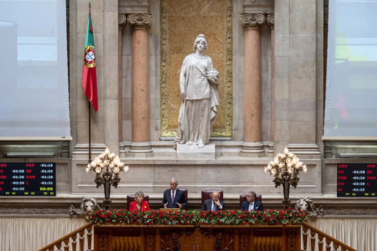 25 de Novembro vai ser comemorado no Parlamento