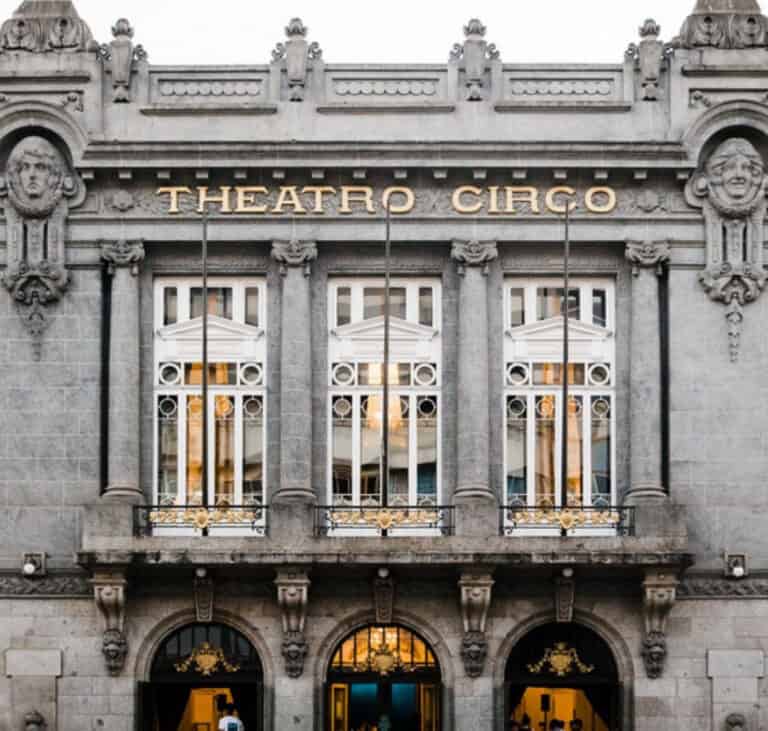 Ministra da Cultura sugere passagem do Theatro Circo a teatro nacional