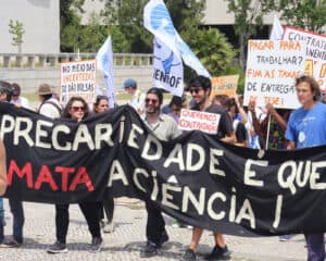 Centenas de investigadores protestam em Lisboa pelo fim da precariedade